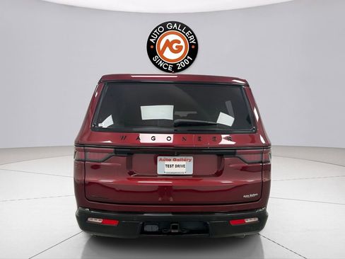Used 2023 Jeep Wagoneer Series II w/ Convenience Group I AWD/4WD image 4