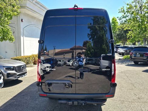 Used 2025 Mercedes-Benz Sprinter 2500 image 4