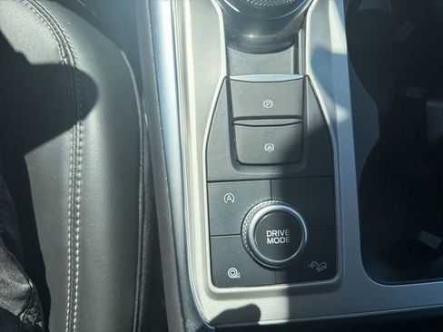 Used 2024 Ford Explorer XLT w/ Equipment Group 202A AWD/4WD image 42