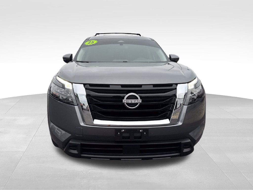 Used 2025 Nissan Pathfinder SV w/ SV Premium Package FWD image 20