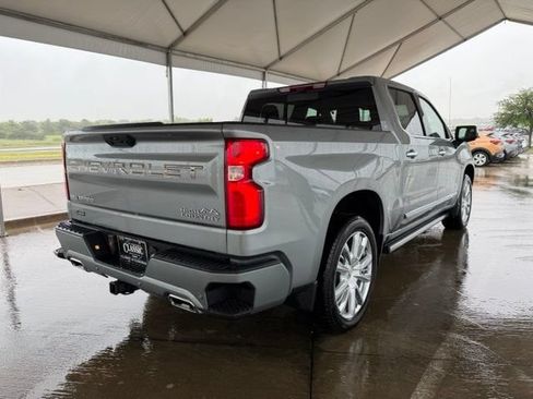 Used 2025 Chevrolet Silverado 1500 High Country AWD/4WD image 3