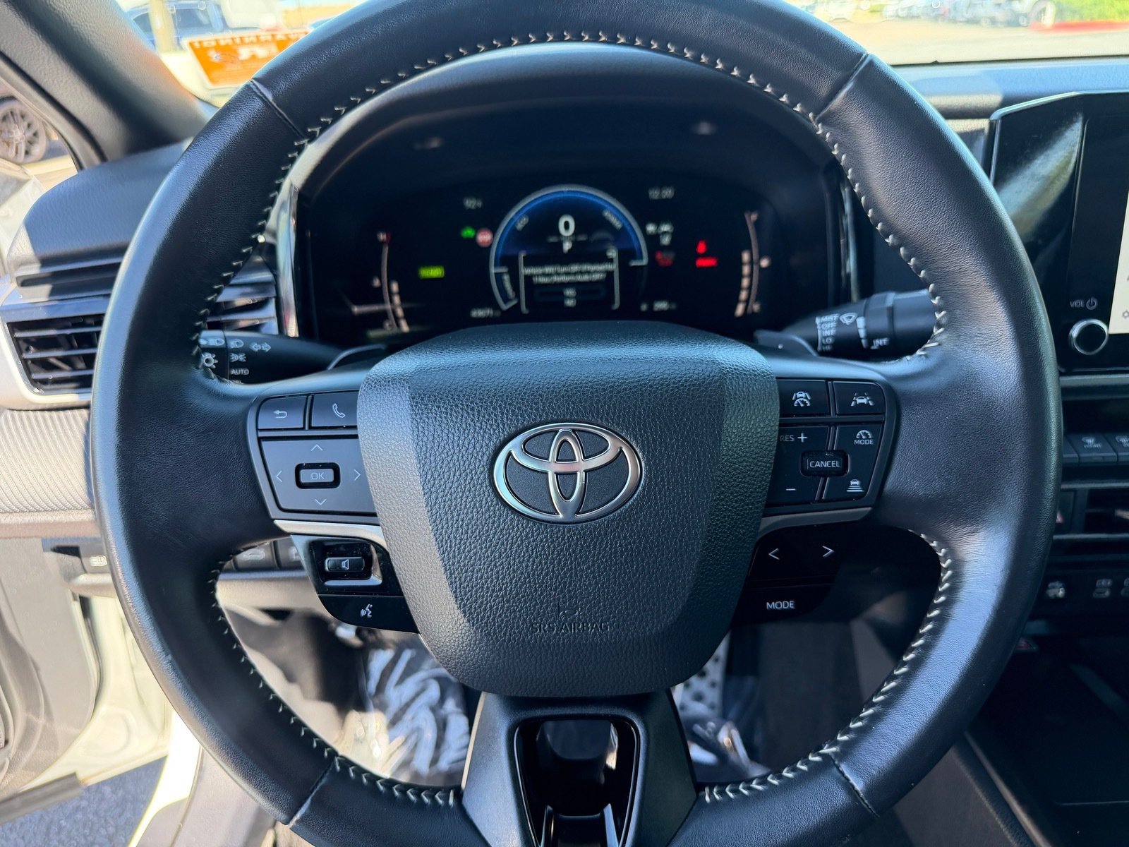 Used 2025 Toyota Camry SE FWD image 21