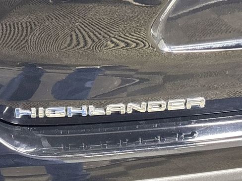 Used 2023 Toyota Highlander LE image 23