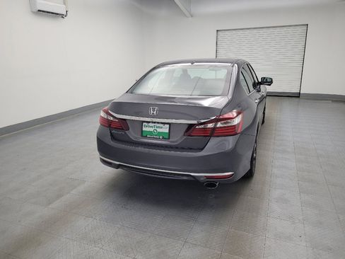 Used 2017 Honda Accord EX-L image 7