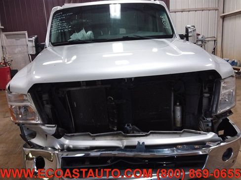 Used 2015 Nissan NV 3500 SL w/ Technology Package image 7