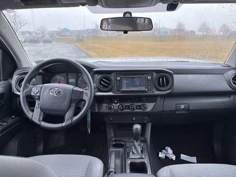 Used 2017 Toyota Tacoma SR image 18