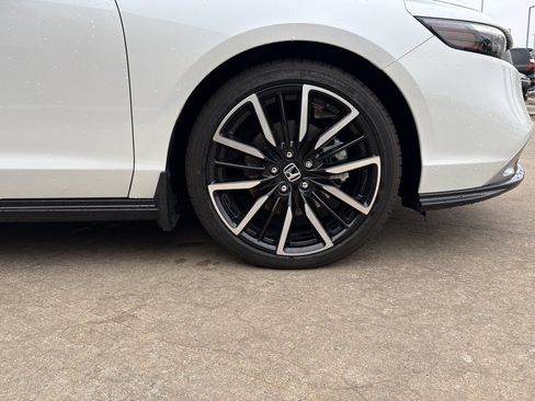 Used 2025 Honda Accord Touring image 13