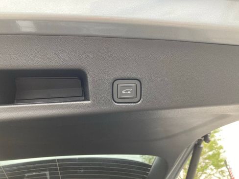 New 2026 Chevrolet Traverse LT w/ Driver Confidence Package FWD image 20