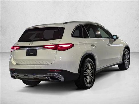 Certified 2025 Mercedes-Benz GLC 300 4MATIC image 5