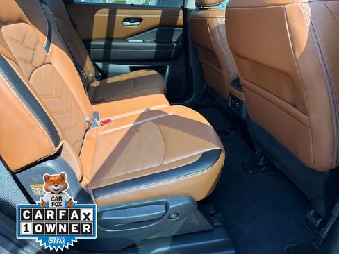 Used 2024 Nissan Pathfinder Platinum w/ Cargo Package image 38