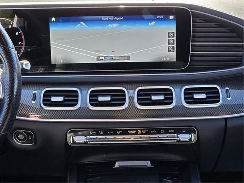 Used 2021 Mercedes-Benz GLS 580 4MATIC image 17