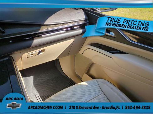 Used 2023 Cadillac Escalade ESV Premium Luxury w/ LPO, Radiant Package AWD/4WD image 17