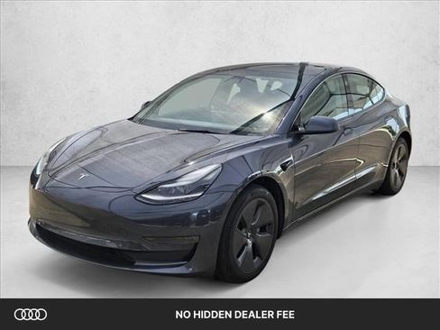 Used 2023 Tesla Model 3 Standard Range RWD image 1