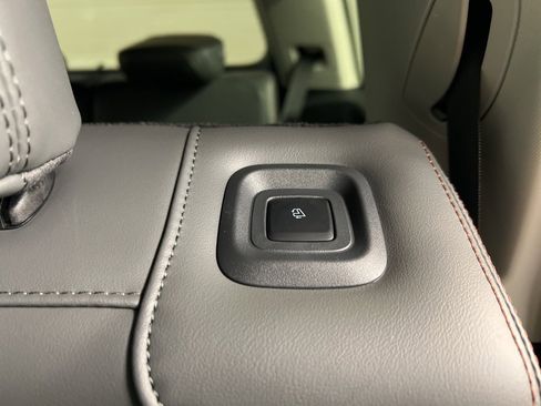 New 2025 Ford Expedition Active image 33