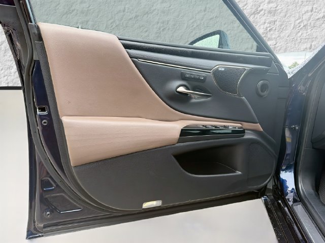 Used 2022 Lexus ES 350 Ultra Luxury w/ Accessory Package 2 FWD image 19