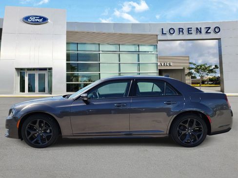 Used 2023 Chrysler 300 Touring L RWD image 8