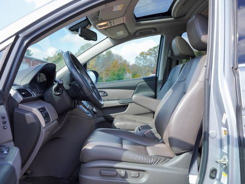 Used 2016 Honda Odyssey Touring Elite image 14