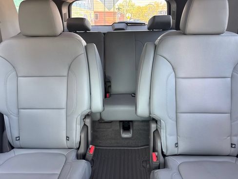 Used 2020 Chevrolet Traverse Premier AWD/4WD image 17