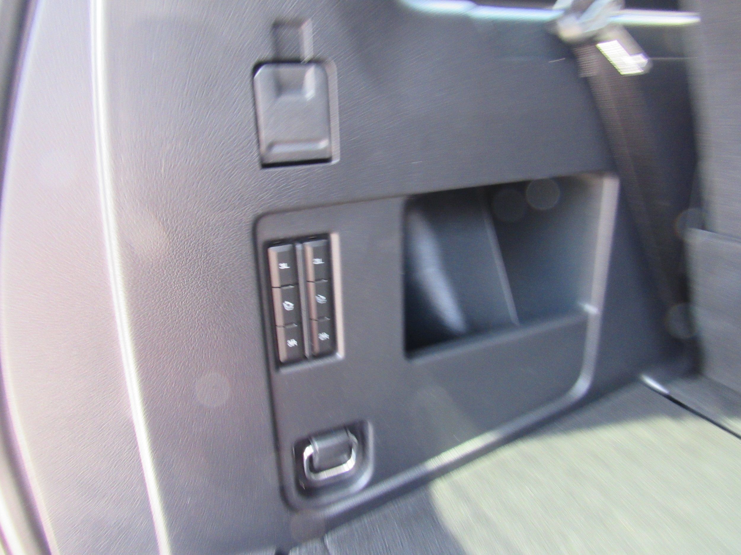 Used 2024 Ford Expedition XLT AWD/4WD image 33