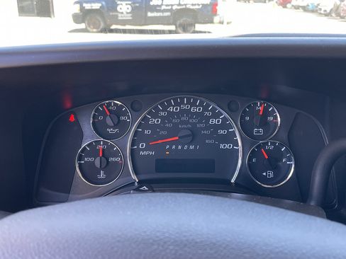 Used 2019 GMC Savana 2500 w/ Driver Convenience Package RWD image 27