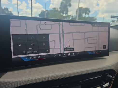 Used 2025 BMW 430i Coupe w/ Convenience Package image 16