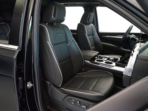 Used 2025 Cadillac Escalade Premium Luxury w/ Touring Package AWD/4WD image 9