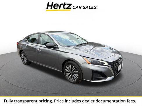 Used 2025 Nissan Altima 2.5 SV FWD image 1