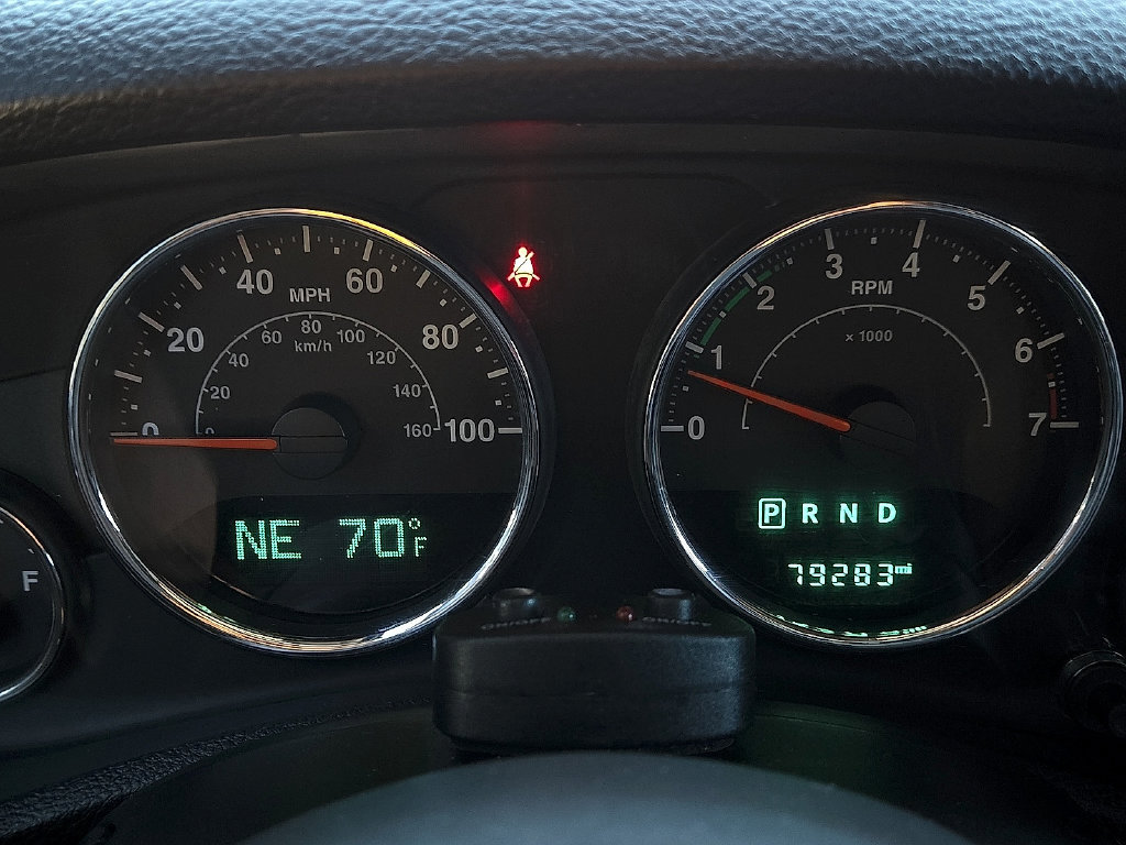 Used 2014 Jeep Wrangler Unlimited Rubicon w/ Connectivity Group AWD/4WD image 18