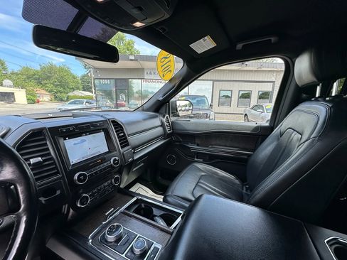 Used 2018 Ford Expedition Max Limited image 16