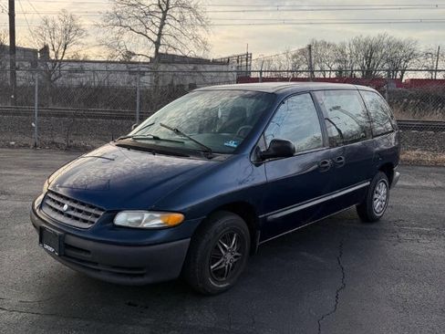 Used 2000 Plymouth Voyager image 2