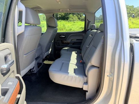 Used 2017 GMC Sierra 1500 SLT w/ Suspension Package, Off-Road AWD/4WD image 14