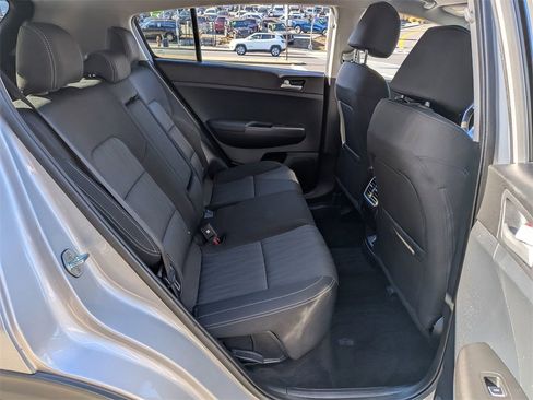Used 2020 Kia Sportage LX image 22