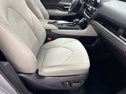 Used 2025 Toyota Grand Highlander AWD image 64
