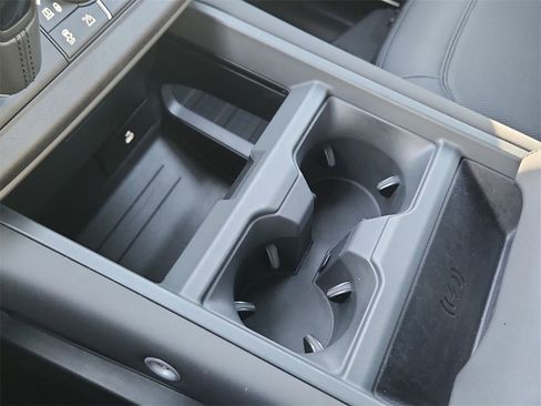 Used 2025 Land Rover Defender 110 S image 18