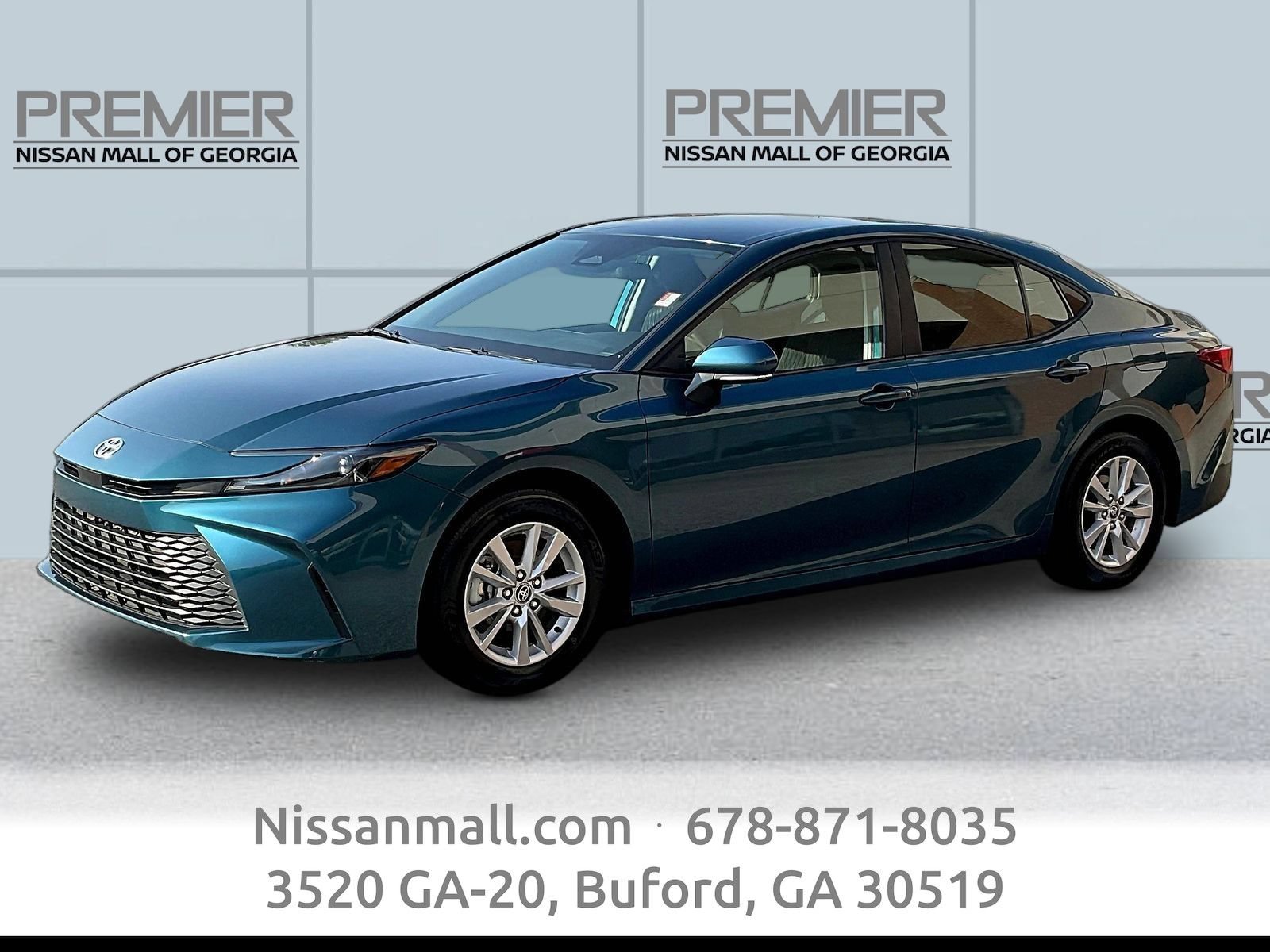 Used 2025 Toyota Camry LE FWD image 1