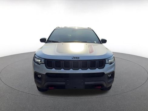 Used 2025 Jeep Compass Trailhawk AWD/4WD image 4