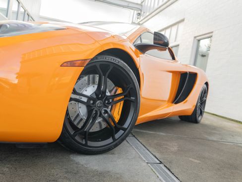 Used 2013 McLaren MP4-12C Spider image 4