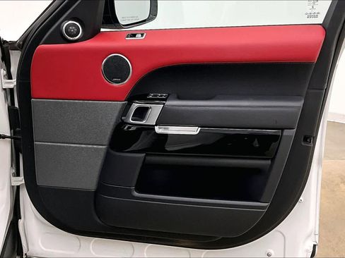 Used 2020 Land Rover Range Rover Sport HST image 27