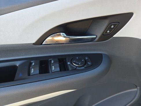 Used 2021 Chevrolet Bolt LT image 17