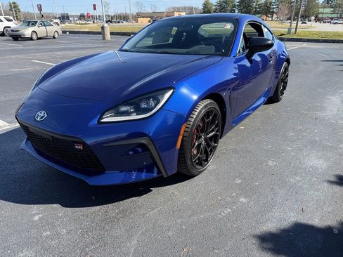 Used 2026 Toyota GR86 Premium w/ Performance Package image 5
