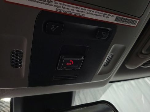 Used 2021 Toyota Camry LE FWD image 20