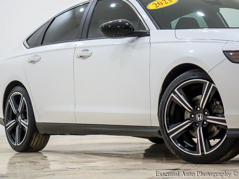 Used 2023 Honda Accord Sport image 4