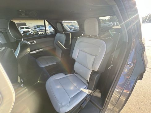 Used 2021 Ford Explorer XLT w/ Equipment Group 202A AWD/4WD image 25