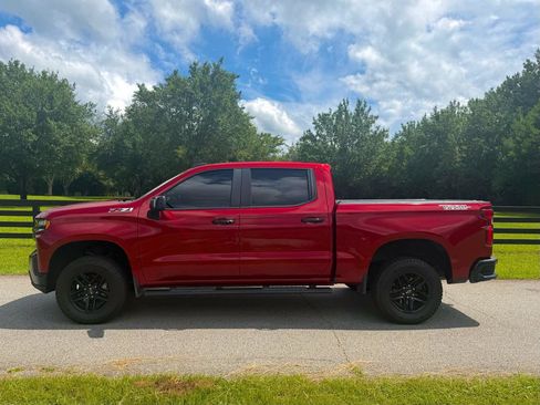 Used 2021 Chevrolet Silverado 1500 LT Trail Boss w/ Convenience Package II AWD/4WD image 2