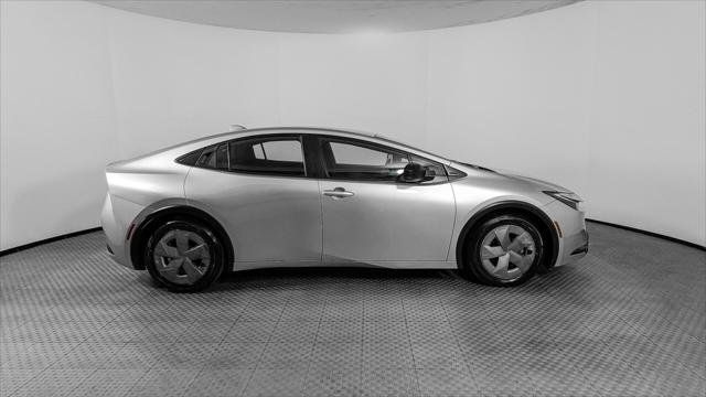 Used 2023 Toyota Prius LE FWD image 9