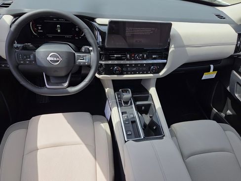 New 2026 Nissan Pathfinder SL image 6