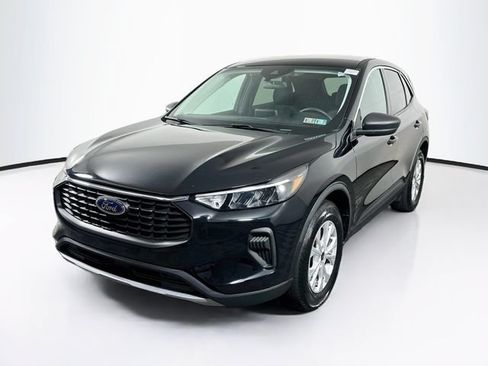 Used 2023 Ford Escape Active AWD/4WD image 3