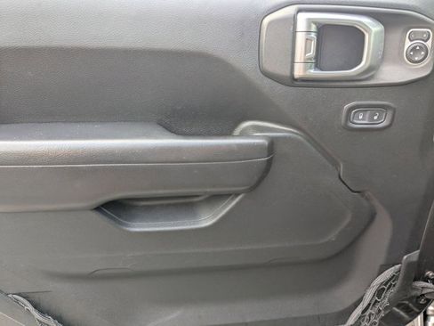 Used 2019 Jeep Wrangler Sport image 9