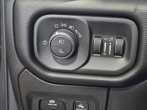 New 2026 RAM 1500 4x4 Crew Cab image 24