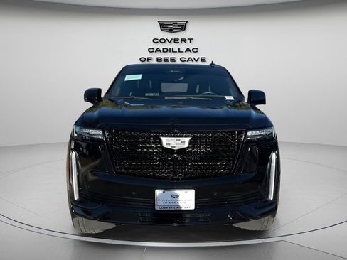Used 2022 Cadillac Escalade ESV Sport Platinum w/ LPO, ONYX Package image 2